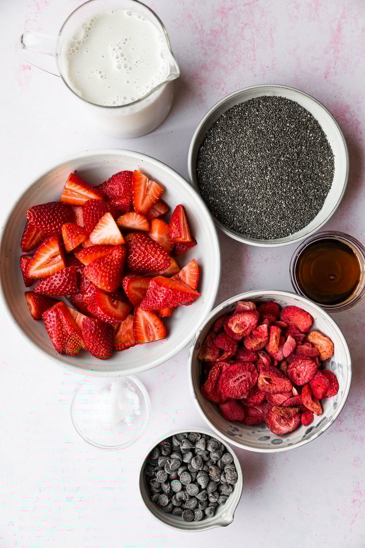 Chocolate Covered Strawberry Chia Pudding
