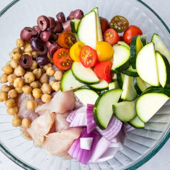 chicken breast, zucchini, tomatoes, olives, chickpeas