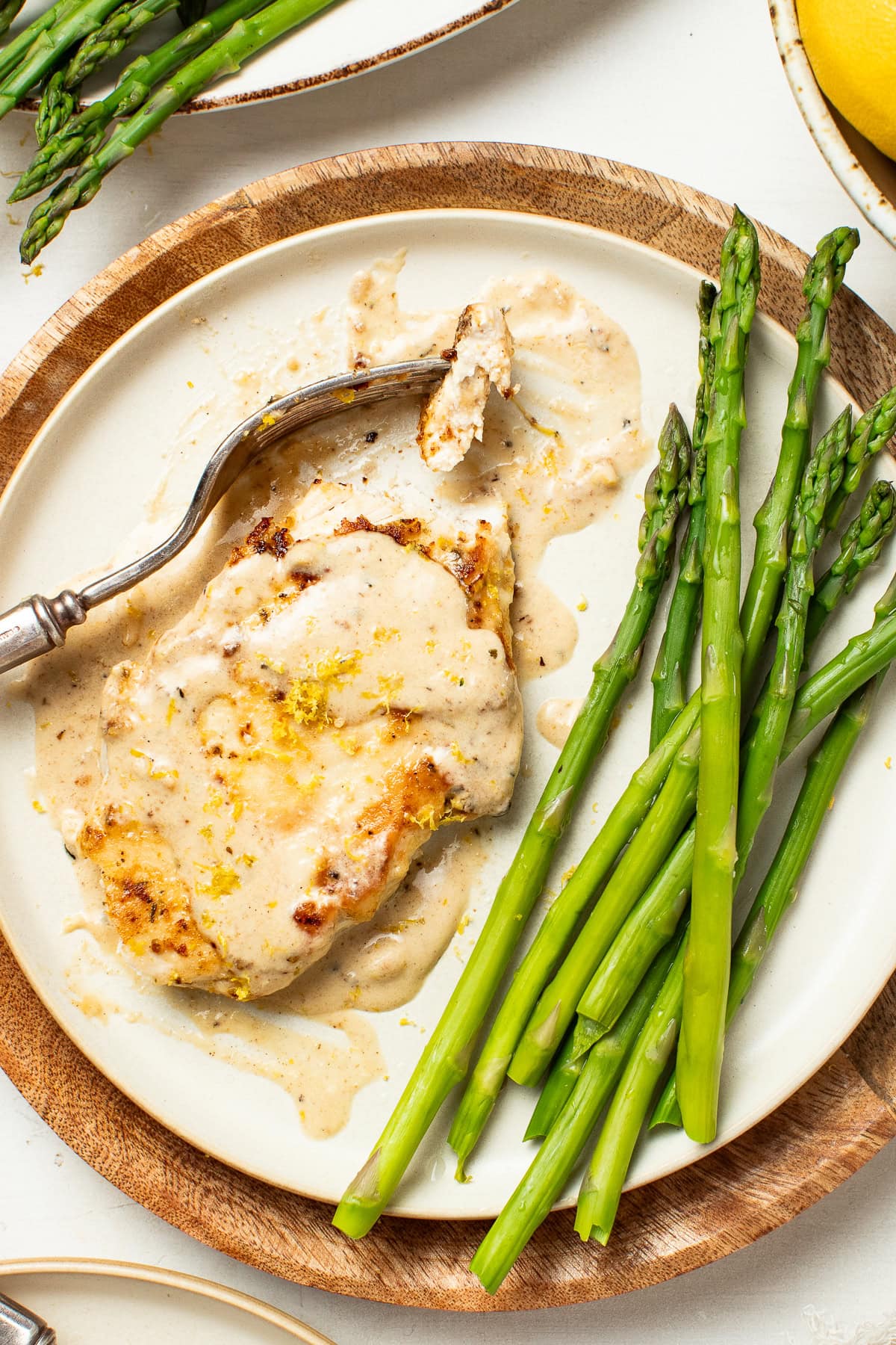 Creamy Lemon Chicken with Asparagus