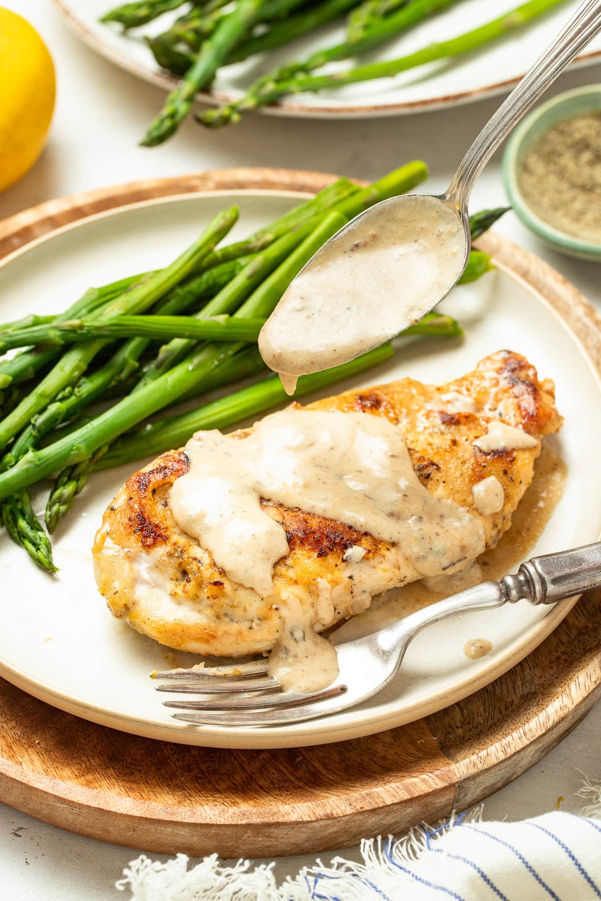 Creamy Lemon Chicken with Asparagus